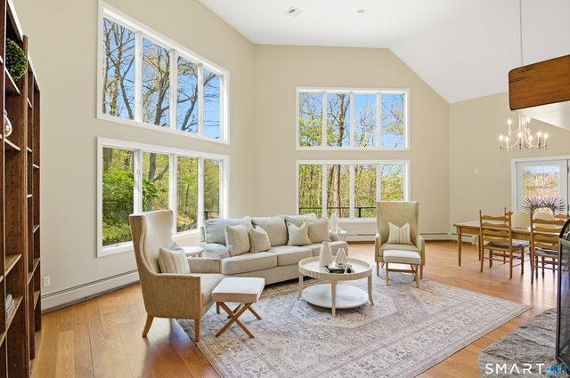 28 Garnet Road, Roxbury, CT 06783