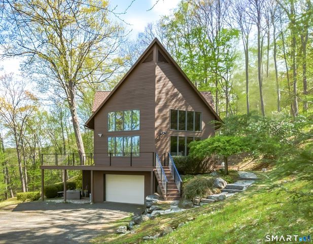28 Garnet Road, Roxbury, CT 06783