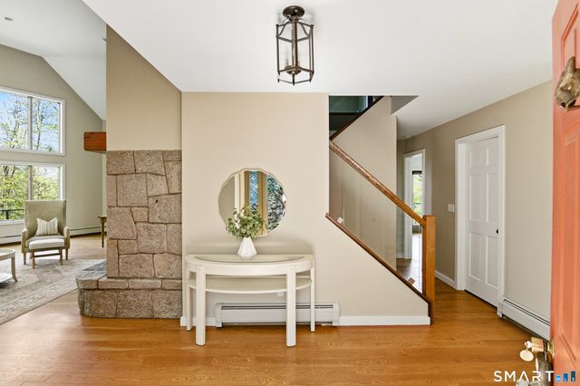 28 Garnet Road, Roxbury, CT 06783