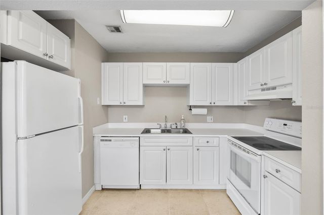 13758 ORANGE SUNSET DRIVE 202, Tampa, FL 33618