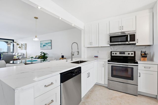 1629 Riverview Road 818, Deerfield Beach, FL 33441