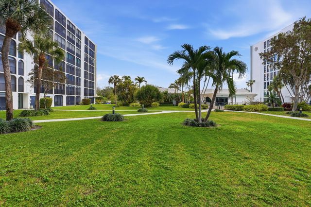 1629 Riverview Road 818, Deerfield Beach, FL 33441