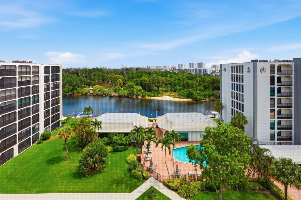 1629 Riverview Road 818, Deerfield Beach, FL 33441