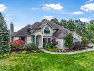 9546 Eastridge Drive, Peninsula Twp, MI 49686