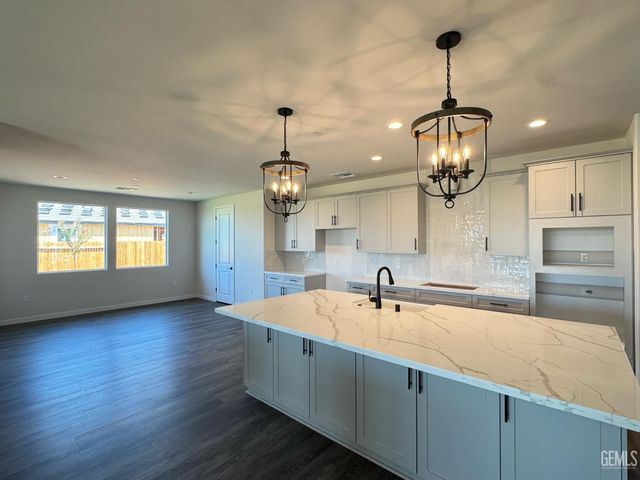 11001 Quentari Avenue, Bakersfield, CA 93311