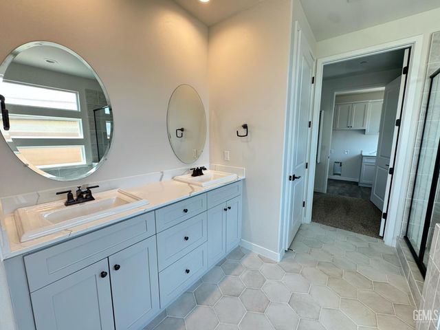 11001 Quentari Avenue, Bakersfield, CA 93311