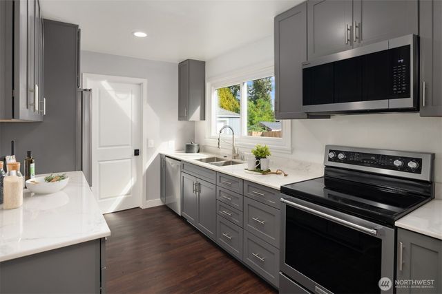 3617 S Wilkeson Street, Tacoma, WA 98418