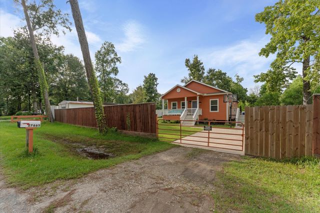 27665 Peach Creek Drive, New Caney, TX 77357