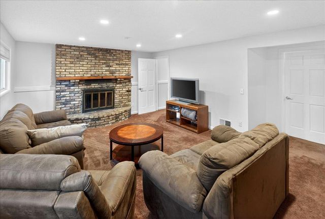 10204 Valley Forge Lane N, Maple Grove, MN 55369