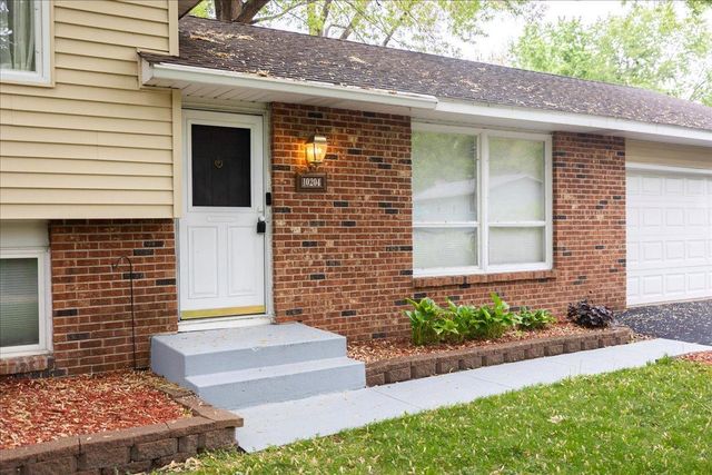 10204 Valley Forge Lane N, Maple Grove, MN 55369
