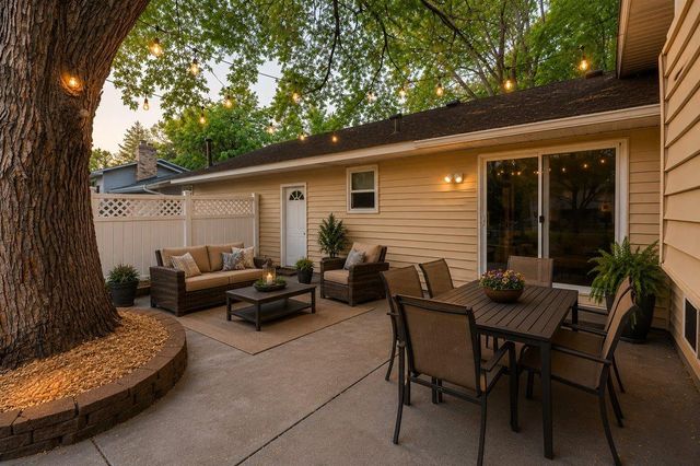 10204 Valley Forge Lane N, Maple Grove, MN 55369