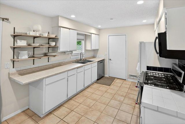 10204 Valley Forge Lane N, Maple Grove, MN 55369