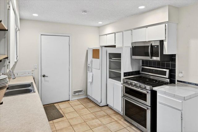 10204 Valley Forge Lane N, Maple Grove, MN 55369