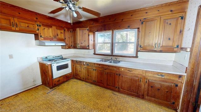 704 Lord Nelson DR, Virginia Beach, VA 23464