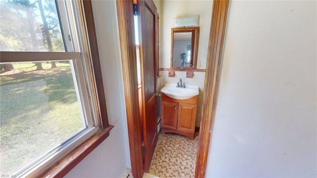 704 Lord Nelson DR, Virginia Beach, VA 23464