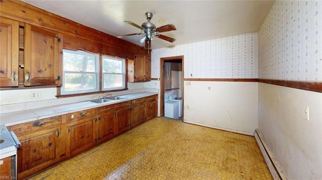 704 Lord Nelson DR, Virginia Beach, VA 23464