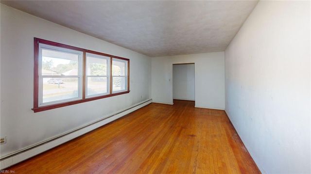 704 Lord Nelson DR, Virginia Beach, VA 23464