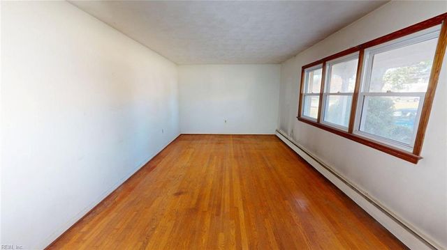 704 Lord Nelson DR, Virginia Beach, VA 23464