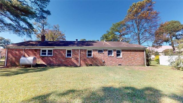 704 Lord Nelson DR, Virginia Beach, VA 23464