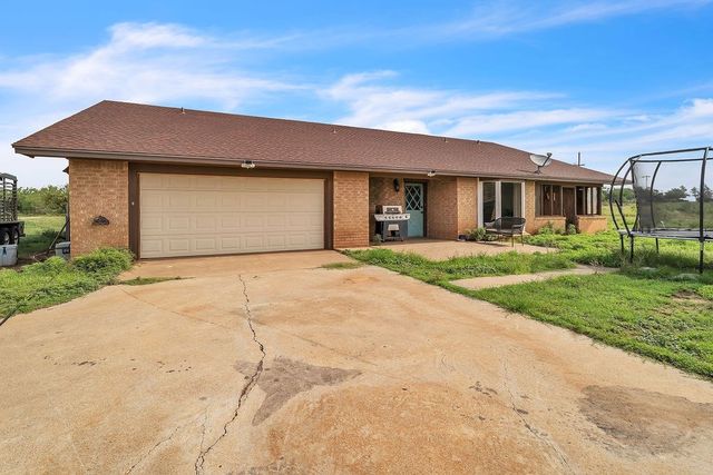 11800 E County Rd 24, Coahoma, TX 79511