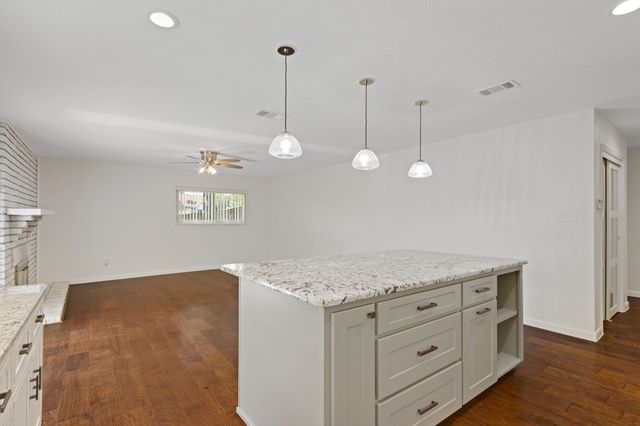 511 Woodhurst Drive, Coppell, TX 75019