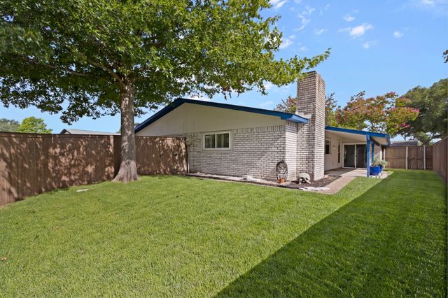 511 Woodhurst Drive, Coppell, TX 75019