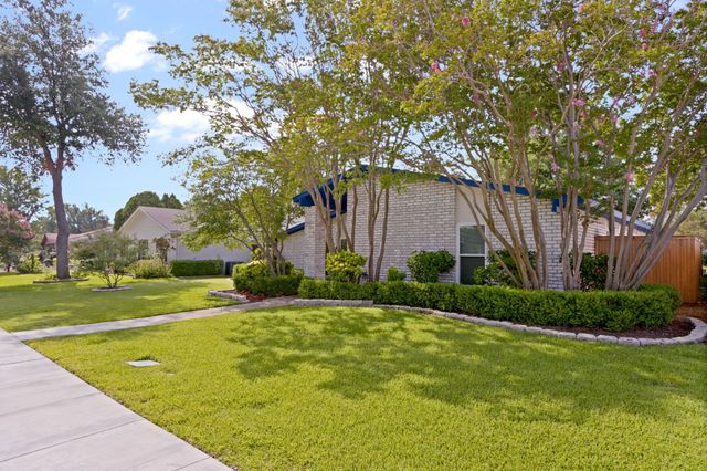 511 Woodhurst Drive, Coppell, TX 75019