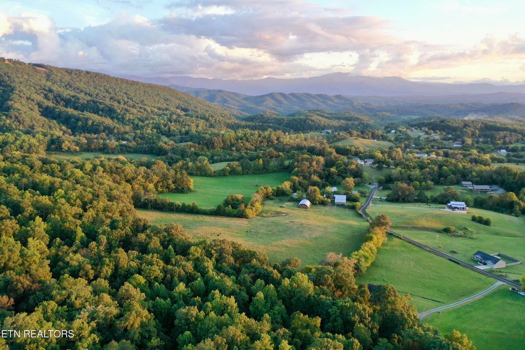 Sharp Rd, Sevierville, TN 37876