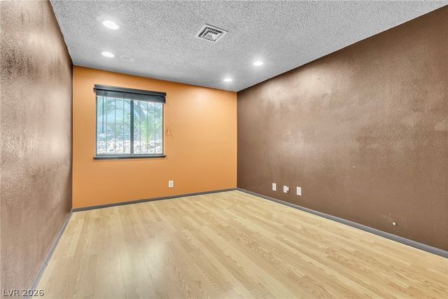 2457 Swan Lane, Las Vegas, NV 89121