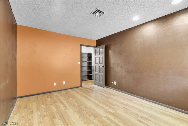 2457 Swan Lane, Las Vegas, NV 89121