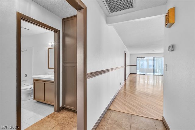 2457 Swan Lane, Las Vegas, NV 89121