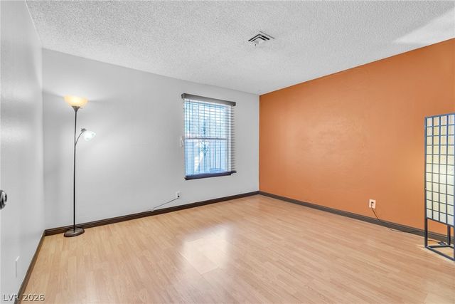 2457 Swan Lane, Las Vegas, NV 89121