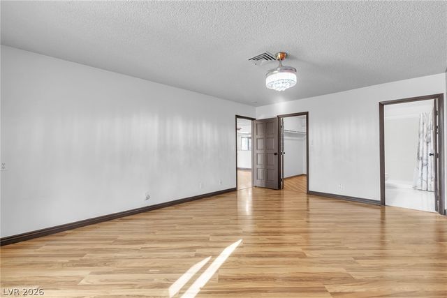 2457 Swan Lane, Las Vegas, NV 89121