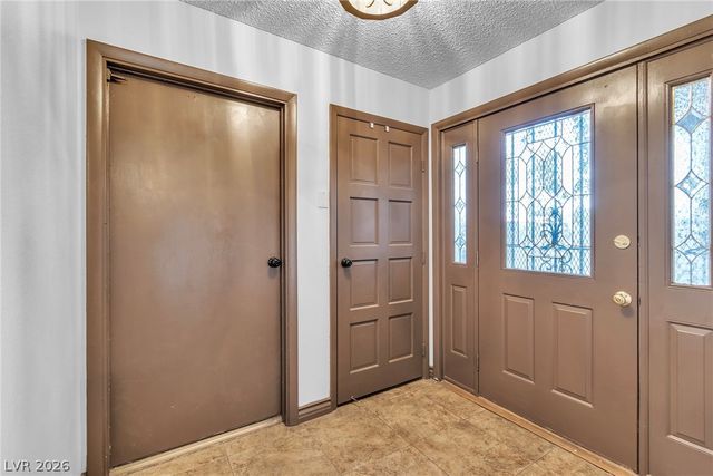 2457 Swan Lane, Las Vegas, NV 89121