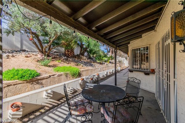 2457 Swan Lane, Las Vegas, NV 89121