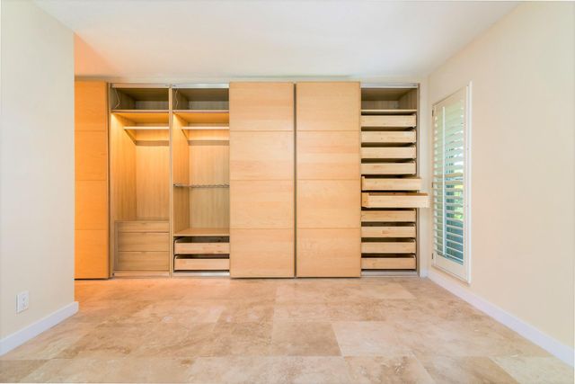 2213 NE 16th Street, Fort Lauderdale, FL 33304