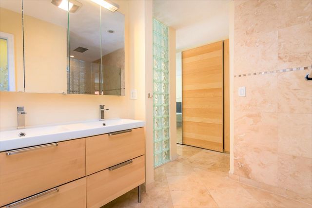 2213 NE 16th Street, Fort Lauderdale, FL 33304