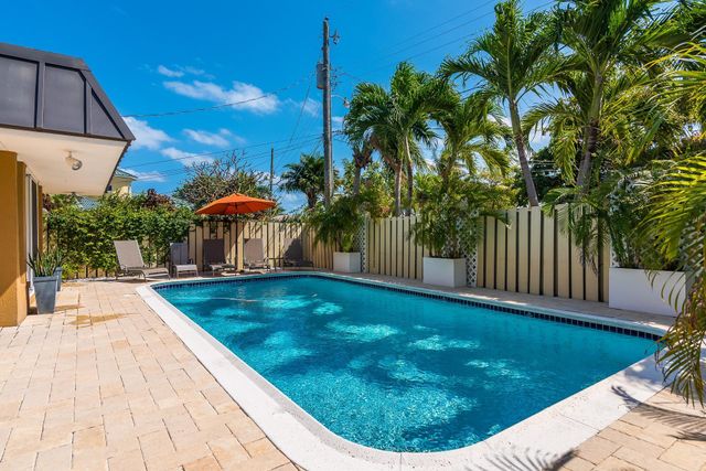 2213 NE 16th Street, Fort Lauderdale, FL 33304