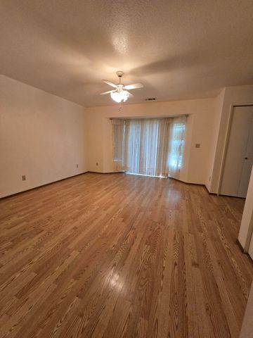 3671 Santa Rosa Way, Redding, CA 96003