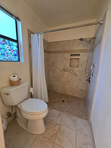 3671 Santa Rosa Way, Redding, CA 96003