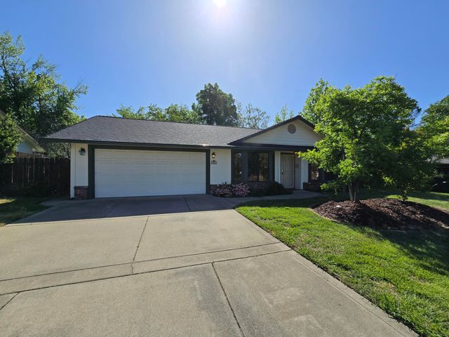 3671 Santa Rosa Way, Redding, CA 96003