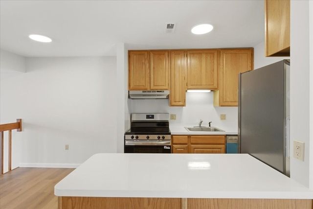 206 Tall Oaks Dr G, Weymouth, MA 02190