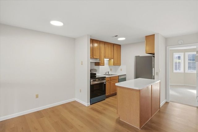 206 Tall Oaks Dr G, Weymouth, MA 02190