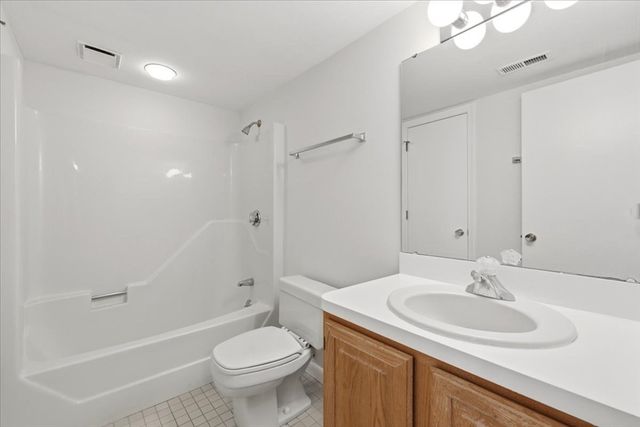 206 Tall Oaks Dr G, Weymouth, MA 02190