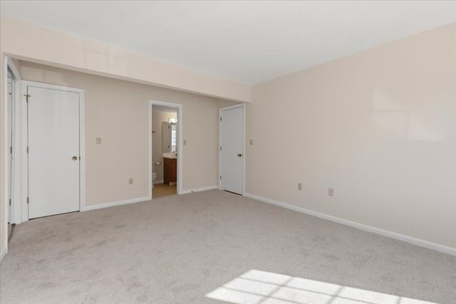 206 Tall Oaks Dr G, Weymouth, MA 02190