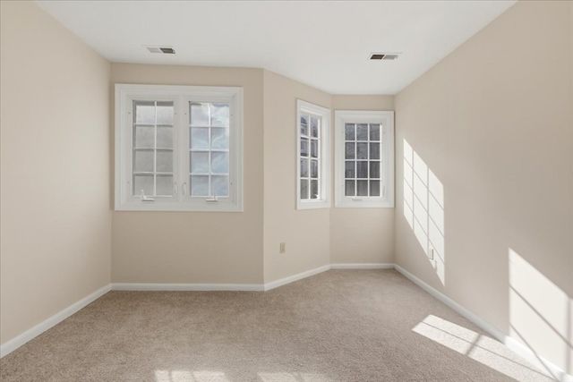 206 Tall Oaks Dr G, Weymouth, MA 02190