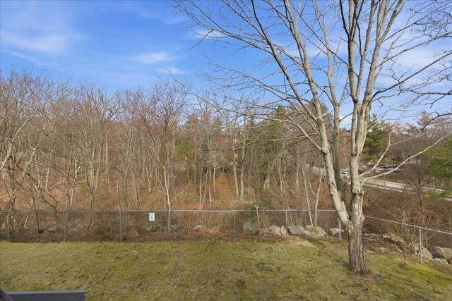 206 Tall Oaks Dr G, Weymouth, MA 02190