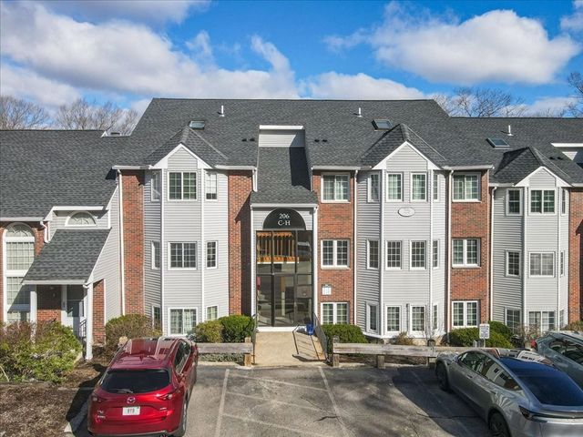 206 Tall Oaks Dr G, Weymouth, MA 02190