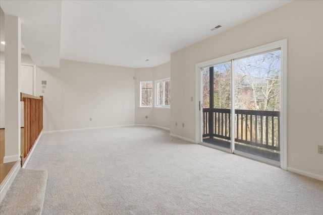 206 Tall Oaks Dr G, Weymouth, MA 02190