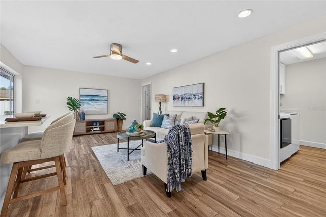 2043 TANGLEWOOD WAY NE, St Petersburg, FL 33702